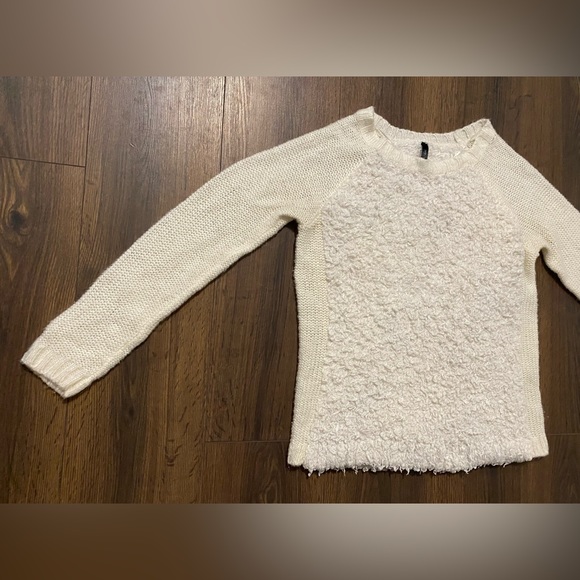 Women’s Eric + Lani Cream Fluffy Knit Pullover Sweater S - Picture 5 of 12